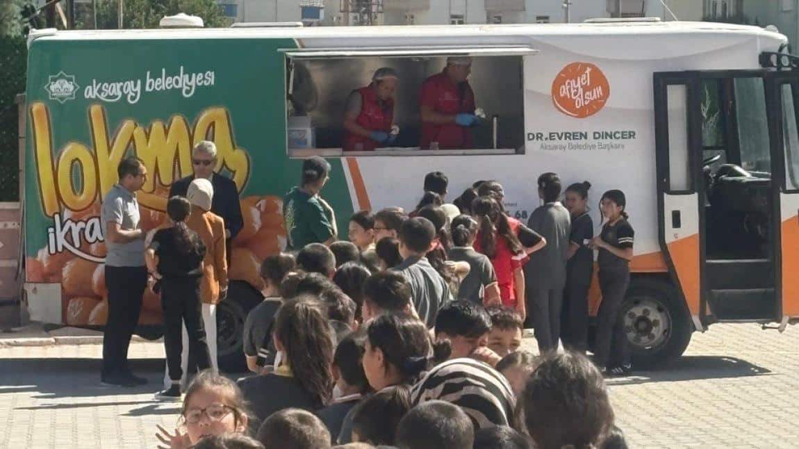 Aksaray Belediyesi Okulumuzda Dondurma İkramında Bulundu